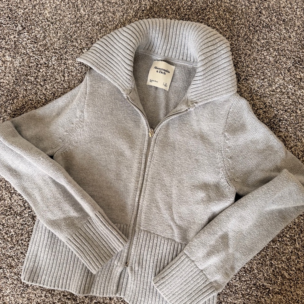 Abercrombie & Fitch Gray Cowl Neck Sweater